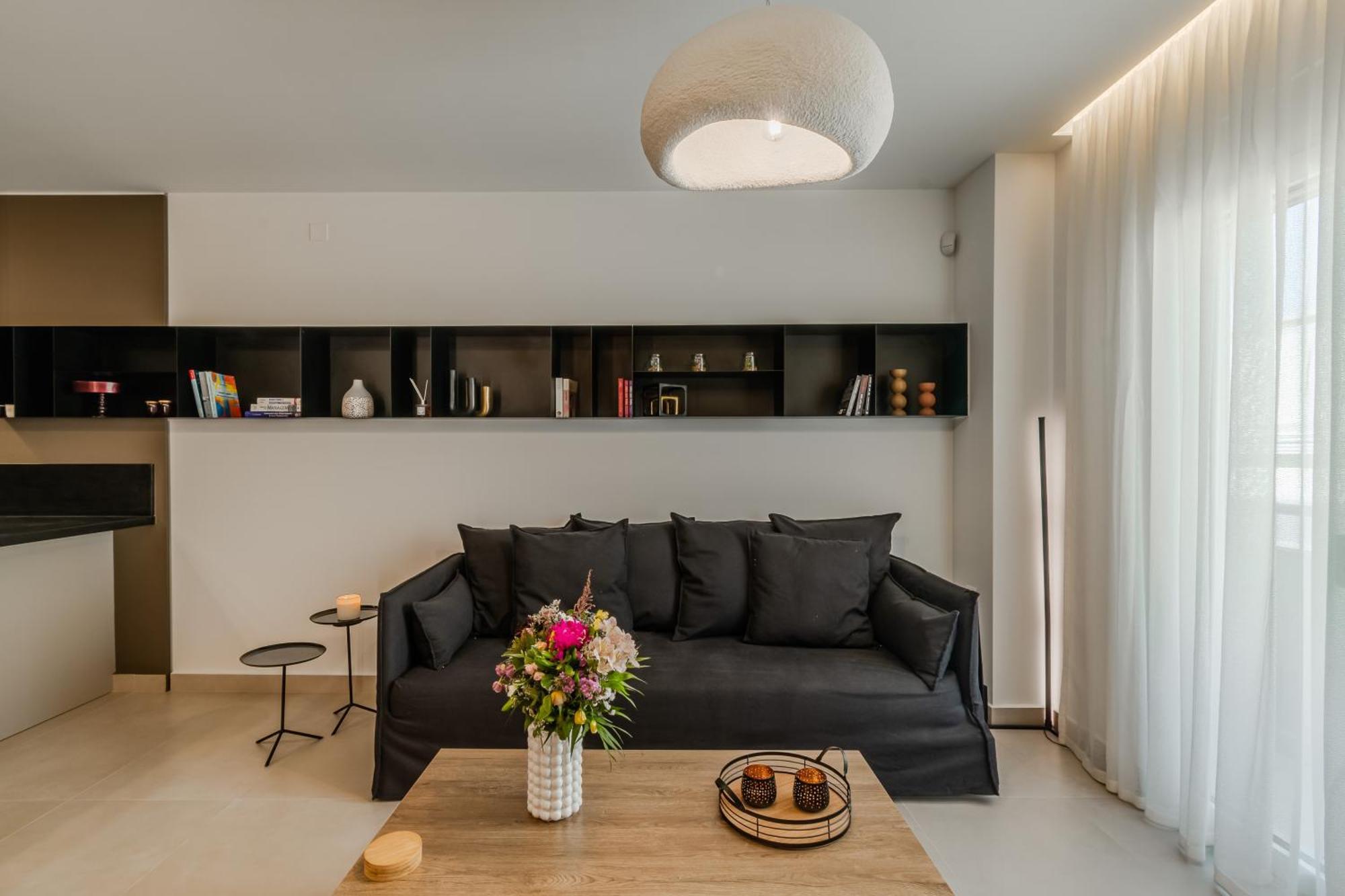 Dreamy 2 Bd In The Heart Of The By Hospi Apartment