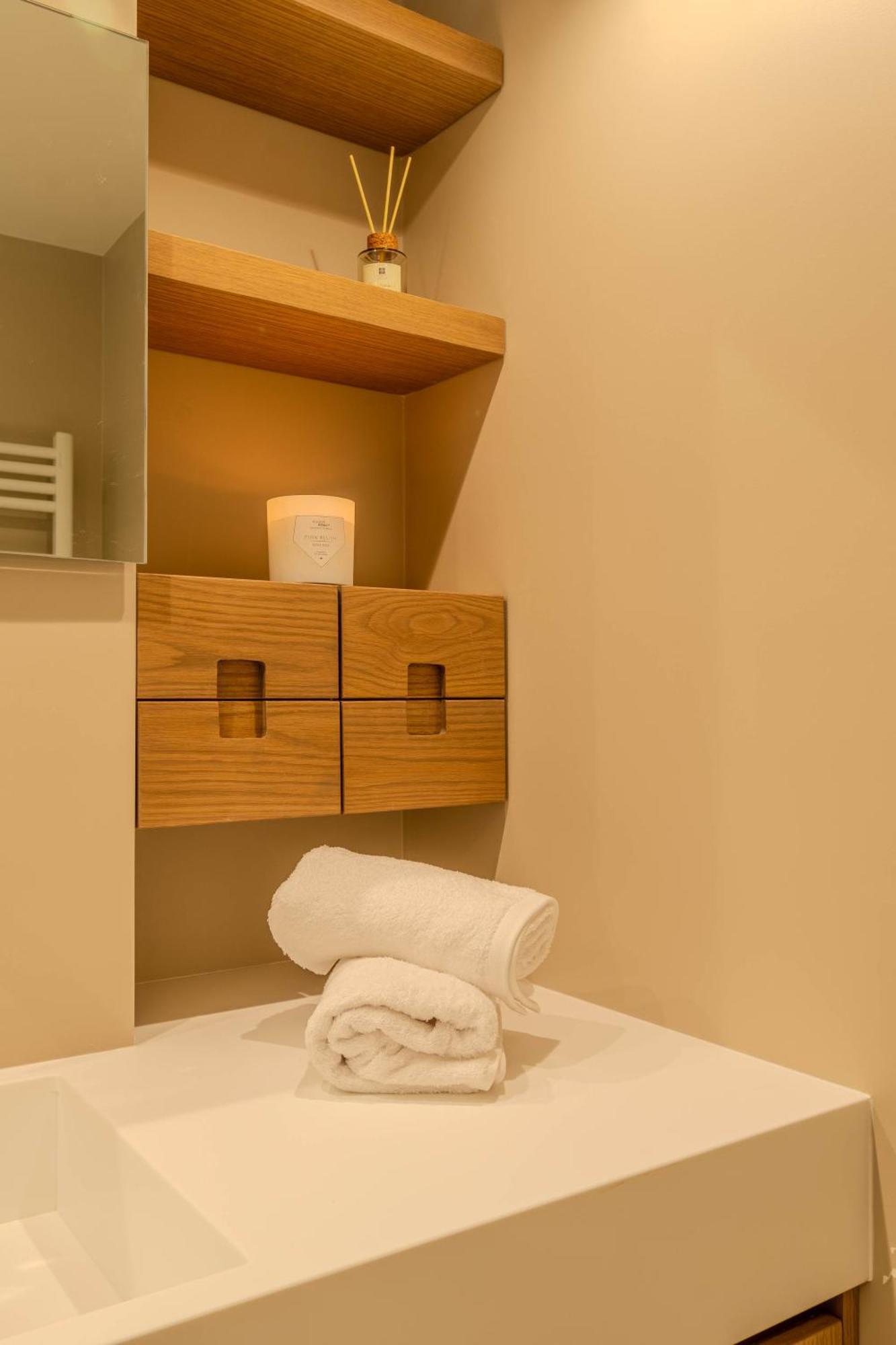 Apartment Dreamy 2 Bd In The Heart Of The By Hospi *