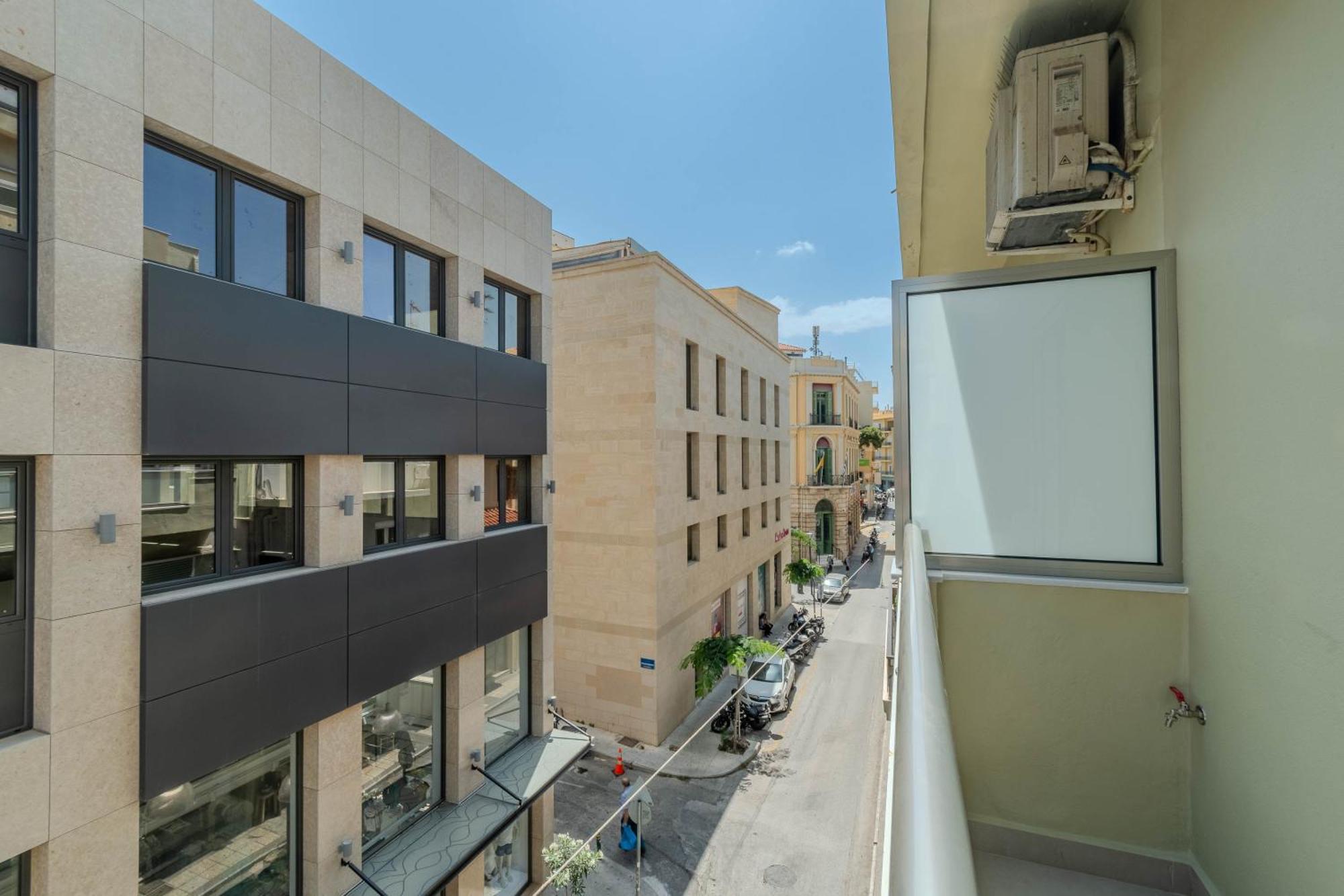 Dreamy 2 Bd In The Heart Of The By Hospi Apartment *